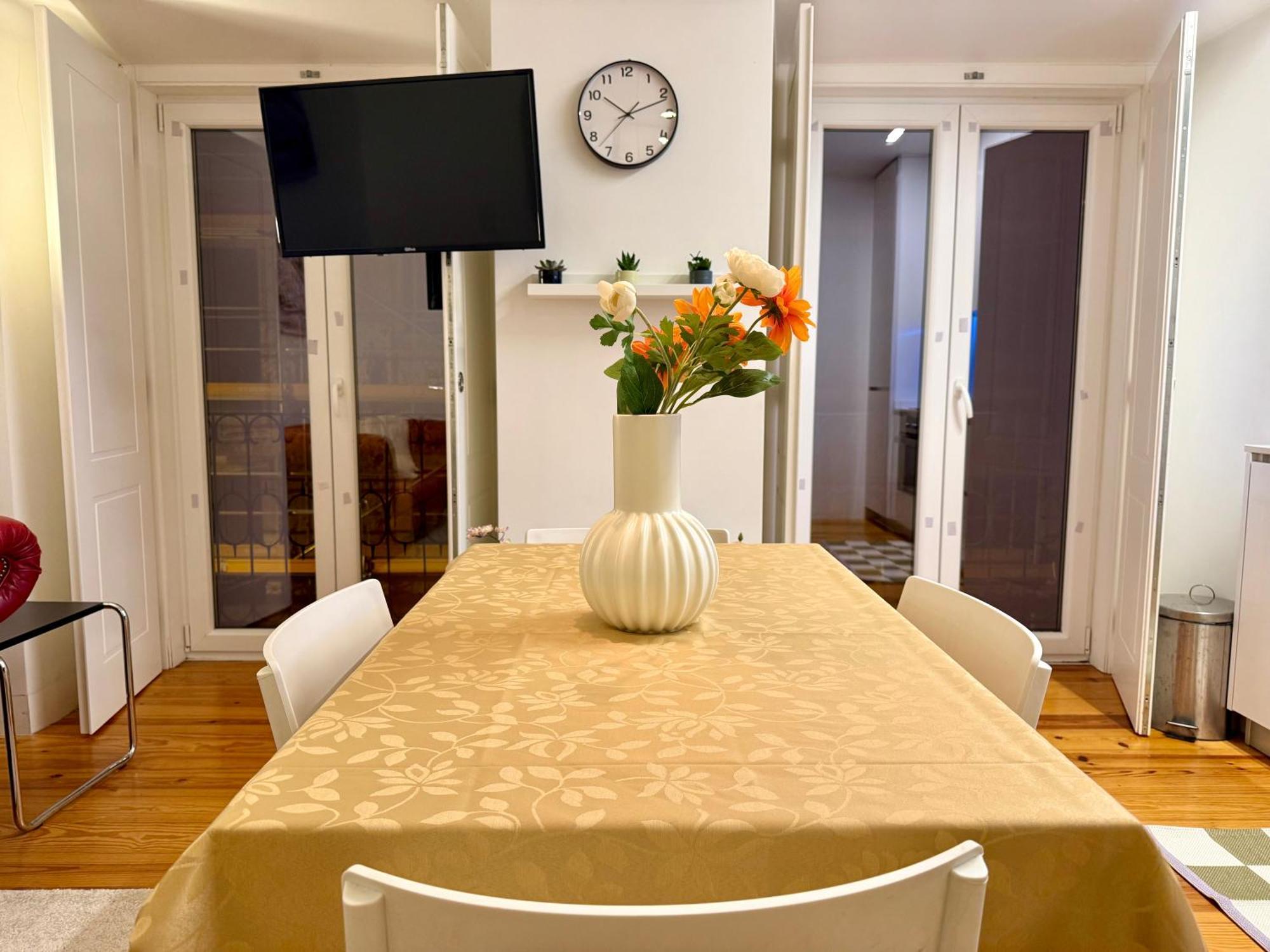 Apartamento Apto Com 2 Quartos *