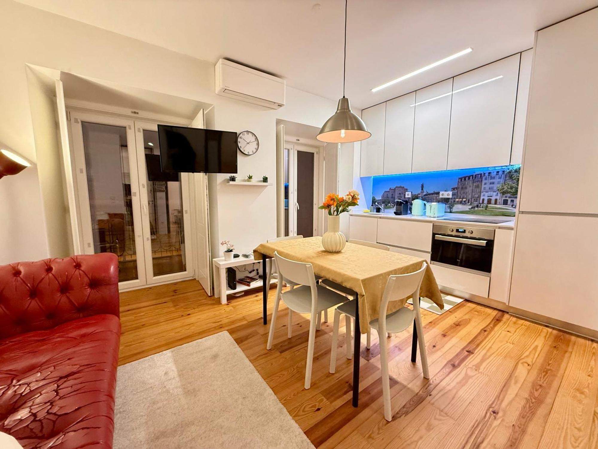 Apto Com 2 Quartos * Lisboa