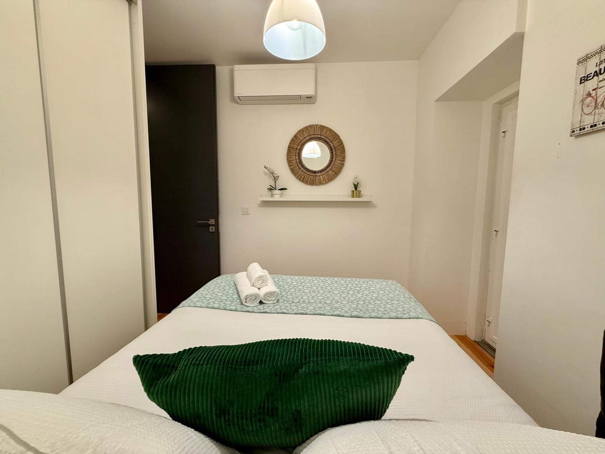 Apartamento Apto Com 2 Quartos *