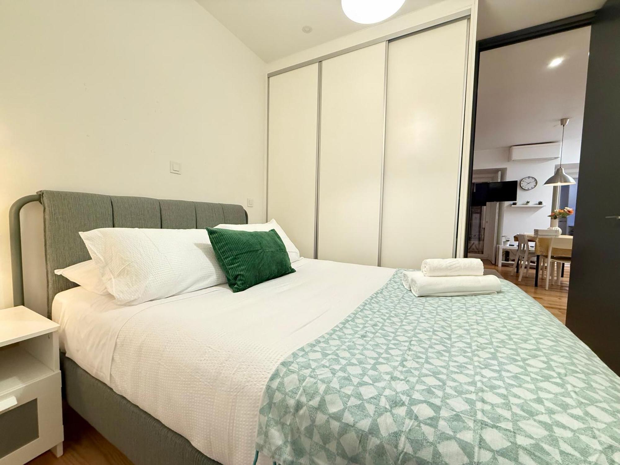 Apto Com 2 Quartos * Lisboa